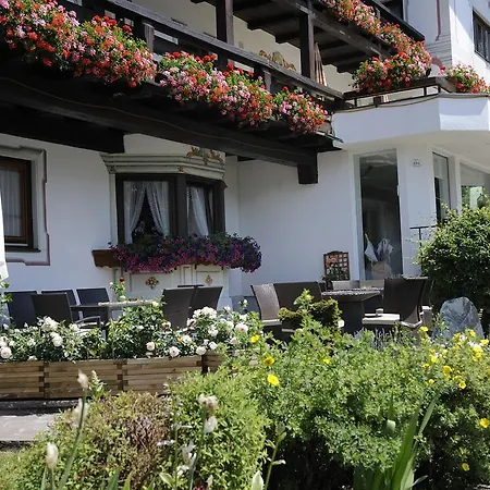 Otel Helga Seefeld in Tirol