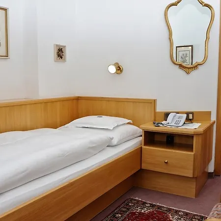 Ξενοδοχείο Helga Ζέεφελντ