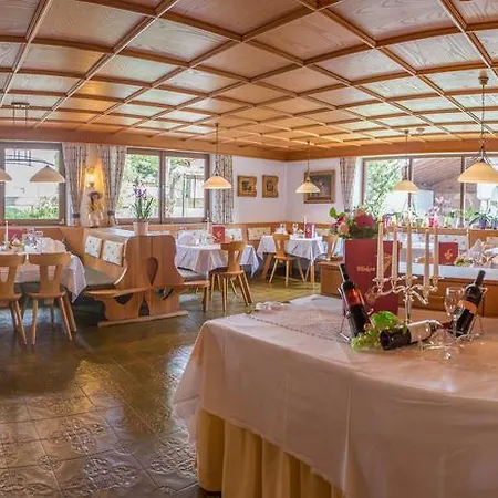 Helga Ξενοδοχείο